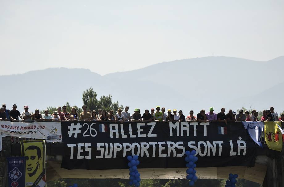 Un gruppo di fan di Matthieu Ladagnous. Afp